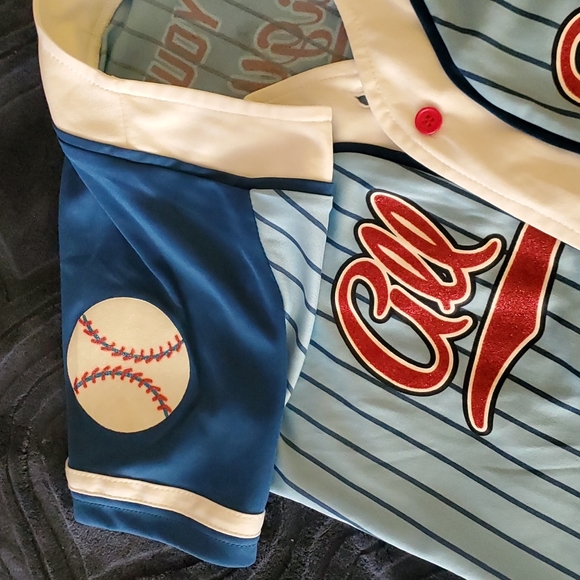 I'm selling like a vest baseball theme - Picture 2 of 4